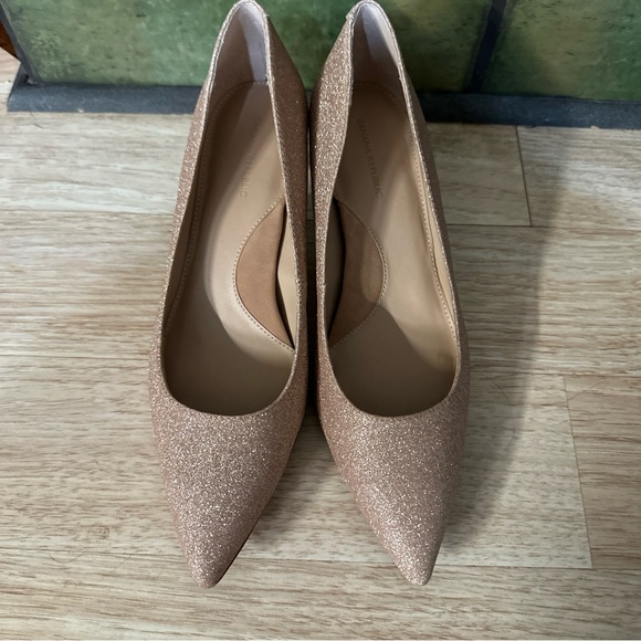 New Banana Republic Madison Kitten Heels Size 8.5 Champagne Glitter - Picture 2 of 11